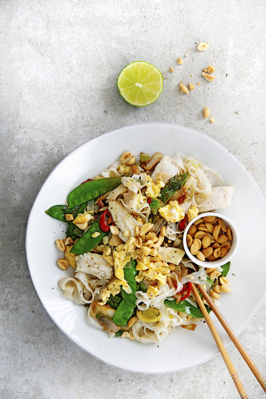 Pad thai met peultjes, kabeljauw en pinda’s