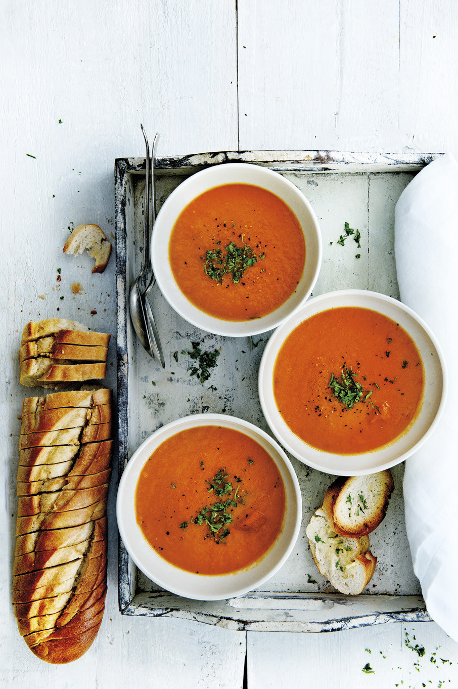 Verse tomatensoep met knoflookbrood (VEGA)