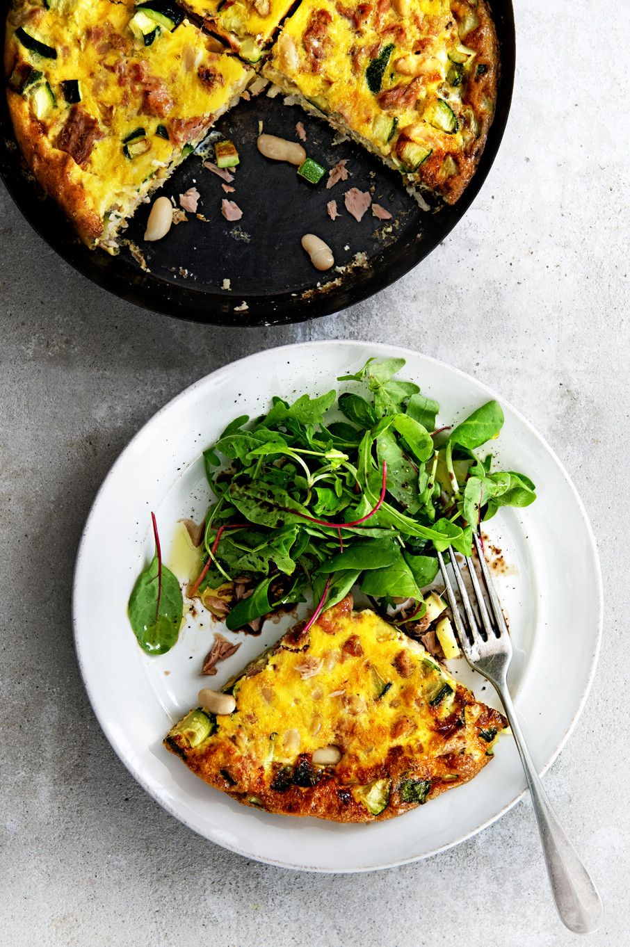 Woensdag: Bonenfrittata met tonijn en salade
